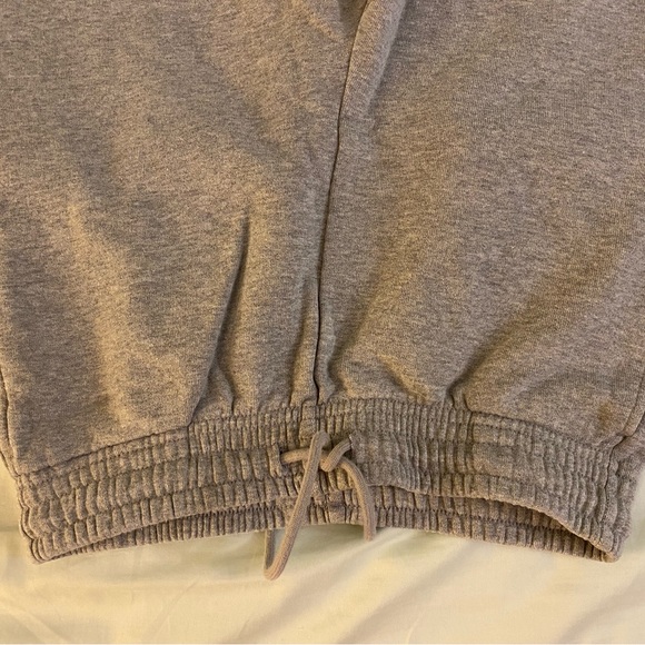 Uniqlo Women's Grey Sweatpants - Picture 4 of 5